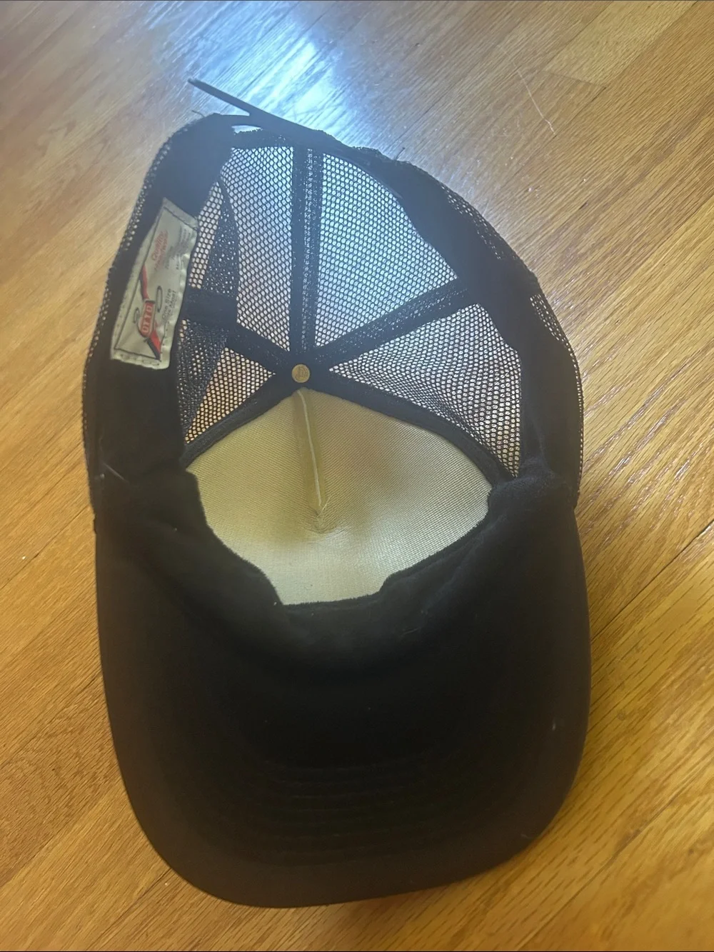 Custom Jennie Red & Black Trucker Hat - Personalized Airbrush Style
